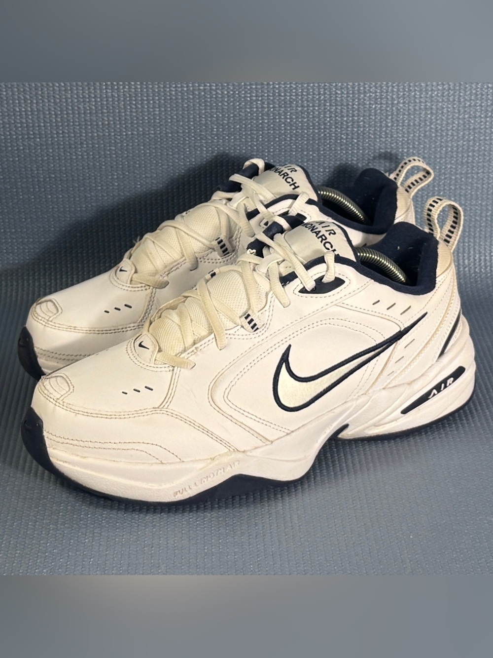 Nike Air Monarch IV Whit Workout Athletic Shoes Men’s Size 10 Wide